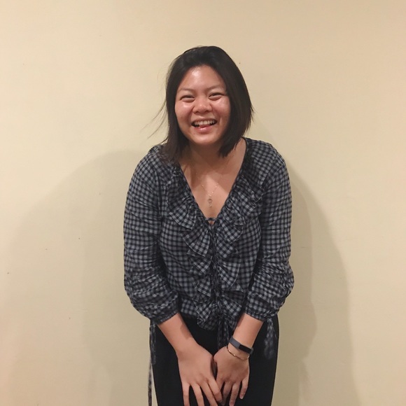 Meet your Posher, Carrie - Picture 1 of 3